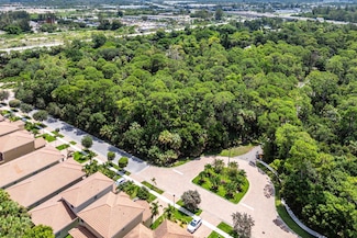 7923 Mahogany Ln, West Palm Beach, FL 33411