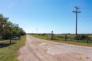 501 Gin Rd, Victoria, TX 77905