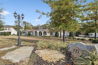 121 Stonewall Dr, Hendersonville, TN 37075