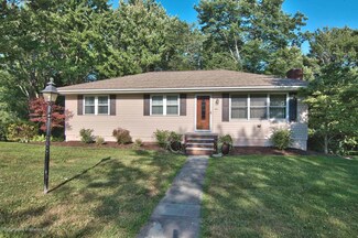 206 Hill St, Moscow, PA 18444