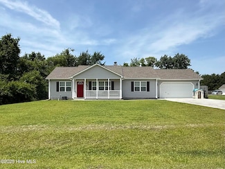 306 Top Knot Rd, Hubert, NC 28539