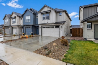 1146 NW Upas Place, Redmond, OR 97756