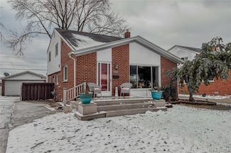 17858 Summer Ln S, Fraser, MI 48026