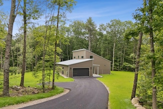 41 Matthew St, Lisbon, ME 04250