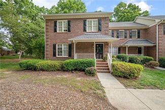 12 Park Village Ln Unit F, Greensboro, NC 27455