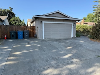 955 Woodvale Dr, Dixon, CA 95620