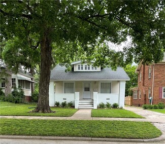 1352 W Riverview Ave, Decatur, IL 62522