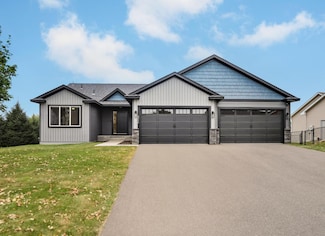 2316 11th Ave SE, Cambridge, MN 55008