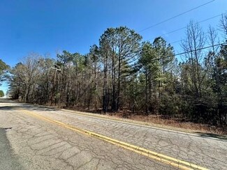 134 E Calhoun Rd, Greenwood, SC 29649