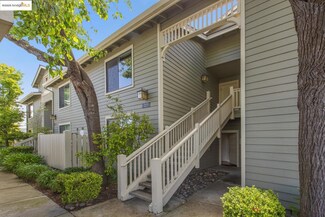 9 Lakeshore Ct, Richmond, CA 94804