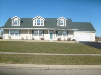 107 Cardinal Ln, Fall River, WI 53932