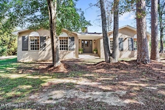 13737 Puerto Dr, Ocean Springs, MS 39564