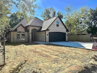 6370 32nd St, Groves, TX 77619