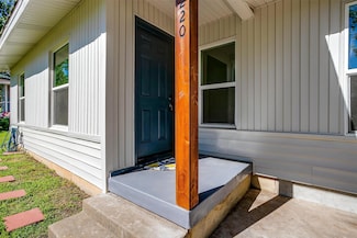 1220 S Brazos St, Weatherford, TX 76086