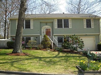 9 Saddlebrook Dr, West Warwick, RI 02893