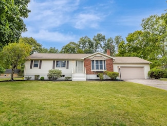 7 School St, South Easton, MA 02375