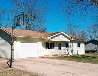 1007 W Cindy Ln, Mountain Grove, MO 65711