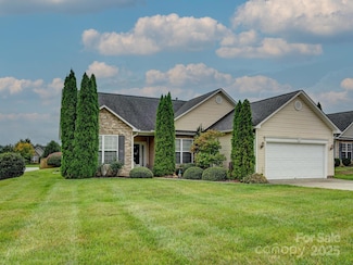 19 Pamlico Rd, Fletcher, NC 28732