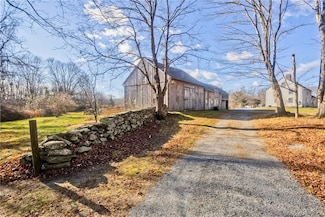 175 Huntinghouse Rd, North Scituate, RI 02857