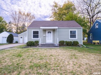 108 S Lawndale Ave, Washington, IL 61571