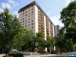 150 Overlook Ave Unit 3H, Hackensack, NJ 07601