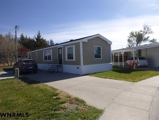 7 Cedarwood Grove, Gering, NE 69341