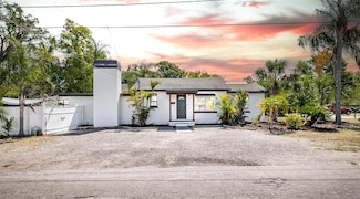 1702 E Knollwood St, Tampa, FL 33610