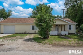 204 Insull St, Pekin, IL 61554
