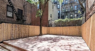 226 E 10th St Unit 1, New York, NY 10003