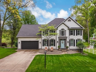 196 Lake Front Dr, Akron, OH 44319