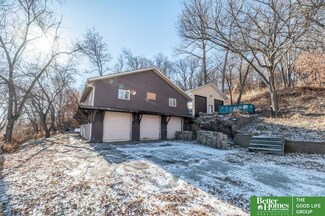 16467 Musical Hills Ln, Crescent, IA 51526