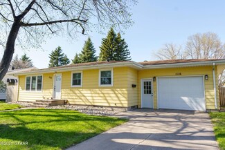 1116 20th St NW, East Grand Forks, MN 56721