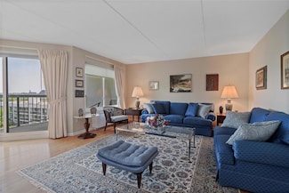 300 High Point Dr Unit 711, Hartsdale, NY 10530