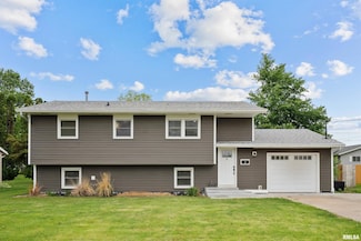 621 E Locust St, Geneseo, IL 61254