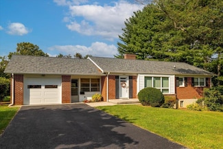 1004 Kentwood Dr, Blacksburg, VA 24060