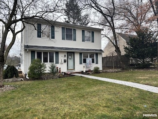 38 Richard Dr, Waldwick, NJ 07463