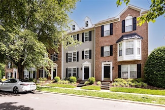15623 Sir Charles Place, Charlotte, NC 28277