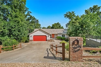 34 Reading Ln, Bella Vista, AR 72714