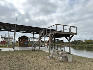 62 Oceania St, Sargent, TX 77414