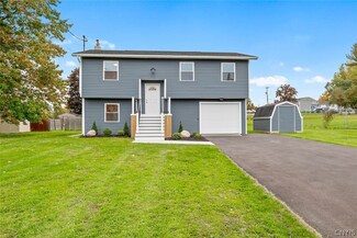 79 Dewey Dr, Fulton, NY 13069