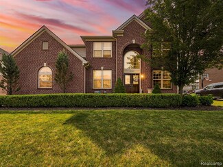 42464 Beechwood Dr Unit 111, Sterling Heights, MI 48314