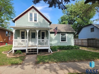 912 N Spring Ave, Sioux Falls, SD 57104
