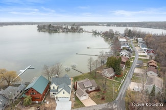 10780 Shady Lane Dr, Middleville, MI 49333