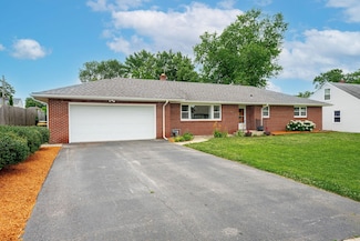 427 Burrwood Ave, Loves Park, IL 61111