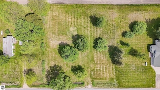 2090 W Jefferson Rd, Saint Louis, MI 48880