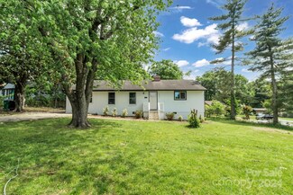 2857 Burbank Dr, Charlotte, NC 28216