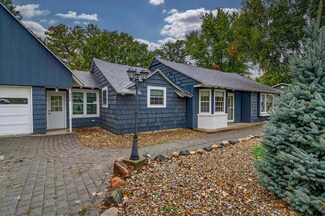 608 Baker Dr, Cedar Falls, IA 50613