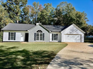 1702 Azalea Dr, West Point, GA 31833
