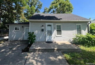 326 W Granet Ave, Hazel Park, MI 48030