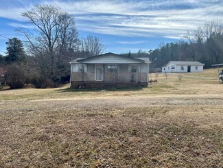 312 The Great Rd, Martinsville, VA 24112